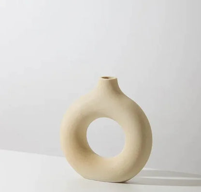 Runde Keramikvase – Kreatives Kunsthandwerk