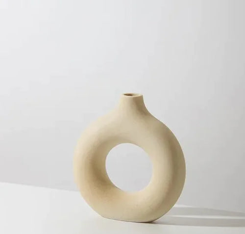 Runde Keramikvase – Kreatives Kunsthandwerk